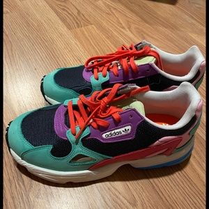 Adidas womens sneakers size 7 womens